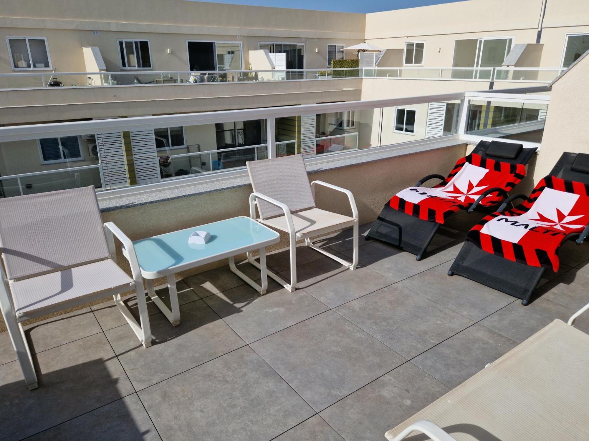 Апартаменты Sea View New Penthouse Terrace & Garage Parking Сент-Полс-Бей Экстерьер фото