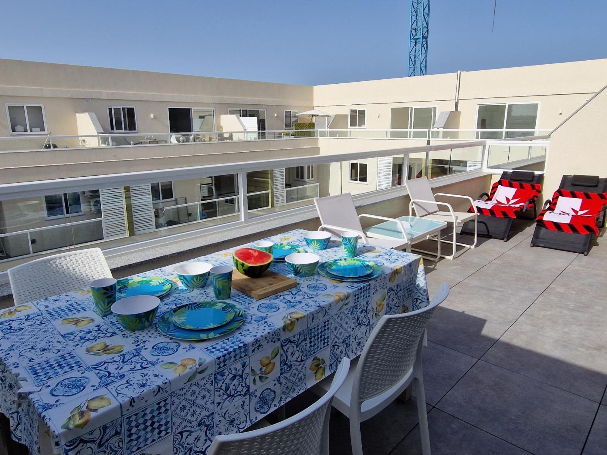 Апартаменты Sea View New Penthouse Terrace & Garage Parking Сент-Полс-Бей Экстерьер фото