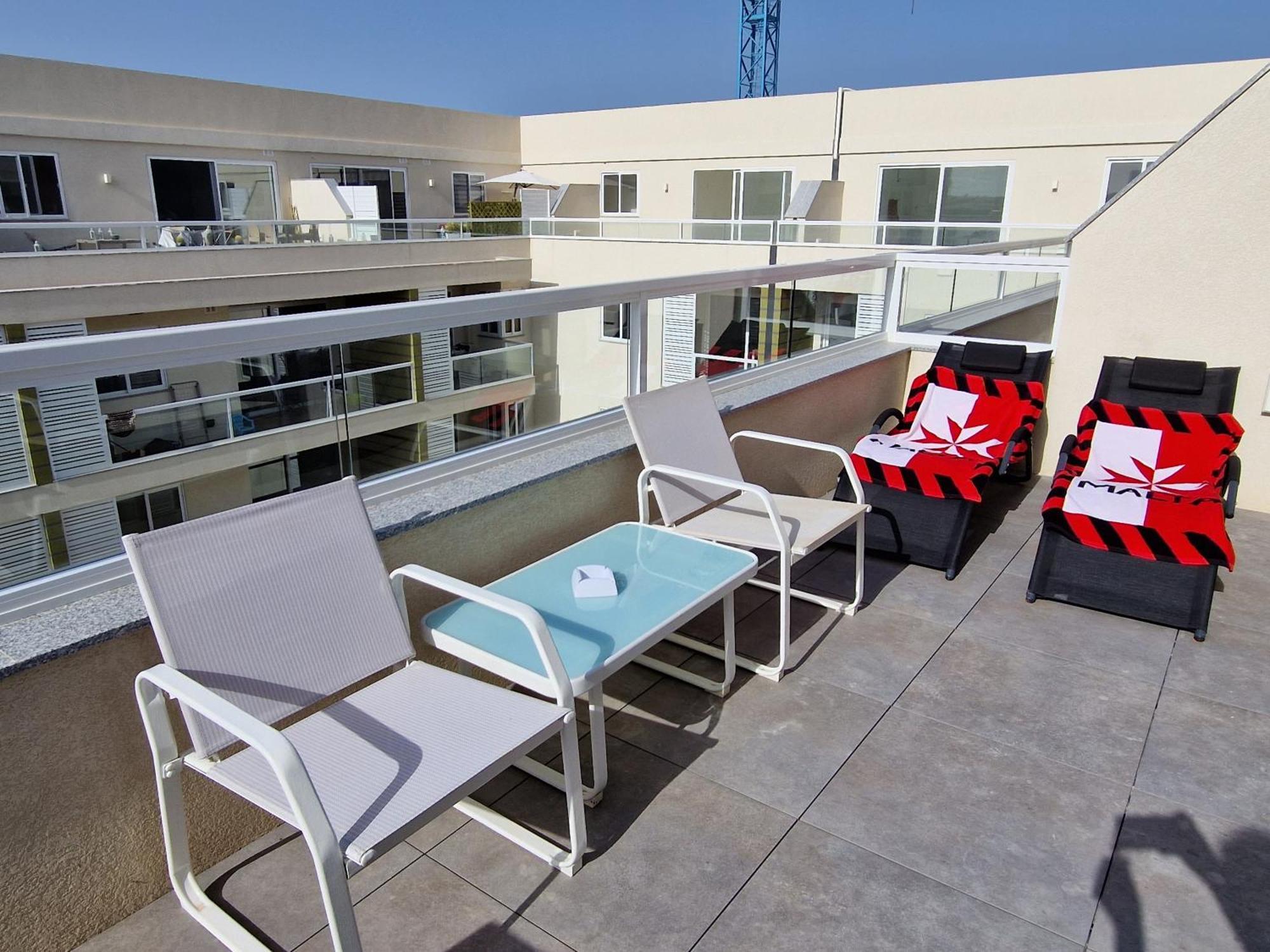 Апартаменты Sea View New Penthouse Terrace & Garage Parking Сент-Полс-Бей Экстерьер фото